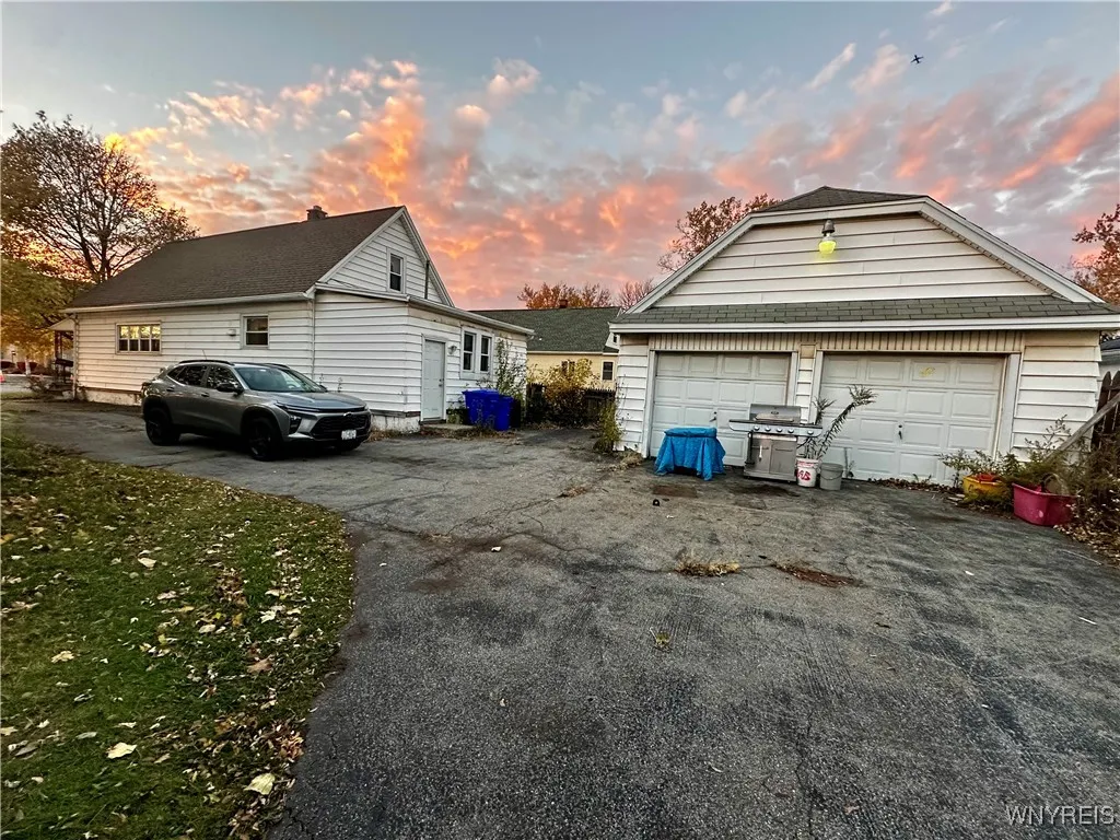 531 Harlem Road, West Seneca, New York 14224, West Seneca, New York 14224, 3 Bedrooms Bedrooms, 8 Rooms Rooms,2 BathroomsBathrooms,Residential,For Sale,531 Harlem Road, West Seneca, New York 14224,0,B1649119