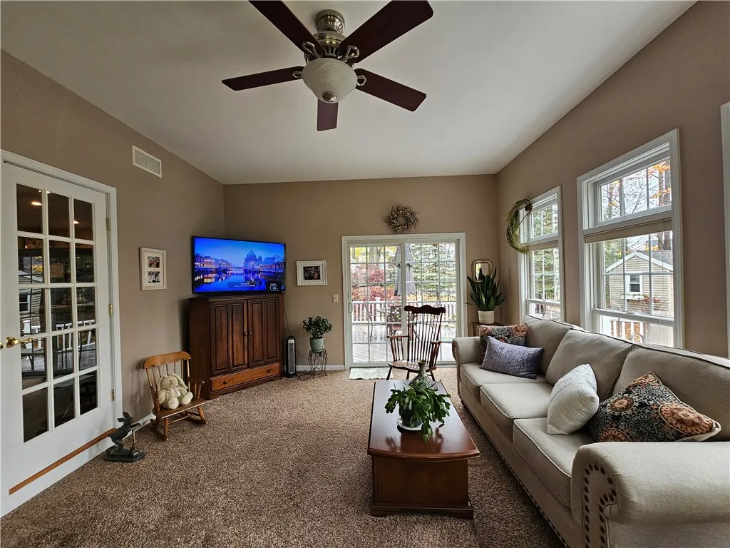 4 Carolwood Drive, Batavia City, New York 14020, Batavia City, New York 14020, 3 Bedrooms Bedrooms, 9 Rooms Rooms,2 BathroomsBathrooms,Residential,For Sale,4 Carolwood Drive, Batavia City, New York 14020,0,R1649130