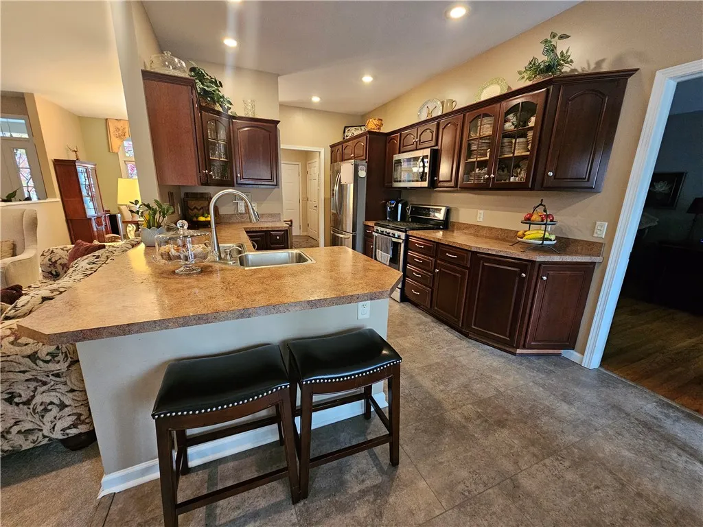 4 Carolwood Drive, Batavia City, New York 14020, Batavia City, New York 14020, 3 Bedrooms Bedrooms, 9 Rooms Rooms,2 BathroomsBathrooms,Residential,For Sale,4 Carolwood Drive, Batavia City, New York 14020,0,R1649130