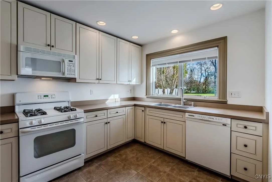 101 Sanger Avenue, Sangerfield, New York 13480, Sangerfield, New York 13480, 5 Bedrooms Bedrooms, ,2 BathroomsBathrooms,Residential,For Sale,101 Sanger Avenue, Sangerfield, New York 13480,0,S1648900