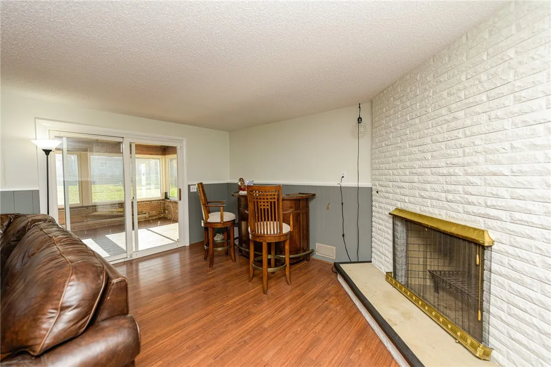 90 Mariposa Drive, Gates, New York 14624, Gates, New York 14624, 3 Bedrooms Bedrooms, 7 Rooms Rooms,2 BathroomsBathrooms,Residential,For Sale,90 Mariposa Drive, Gates, New York 14624,0,R1647695