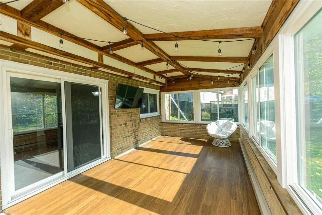 90 Mariposa Drive, Gates, New York 14624, Gates, New York 14624, 3 Bedrooms Bedrooms, 7 Rooms Rooms,2 BathroomsBathrooms,Residential,For Sale,90 Mariposa Drive, Gates, New York 14624,0,R1647695