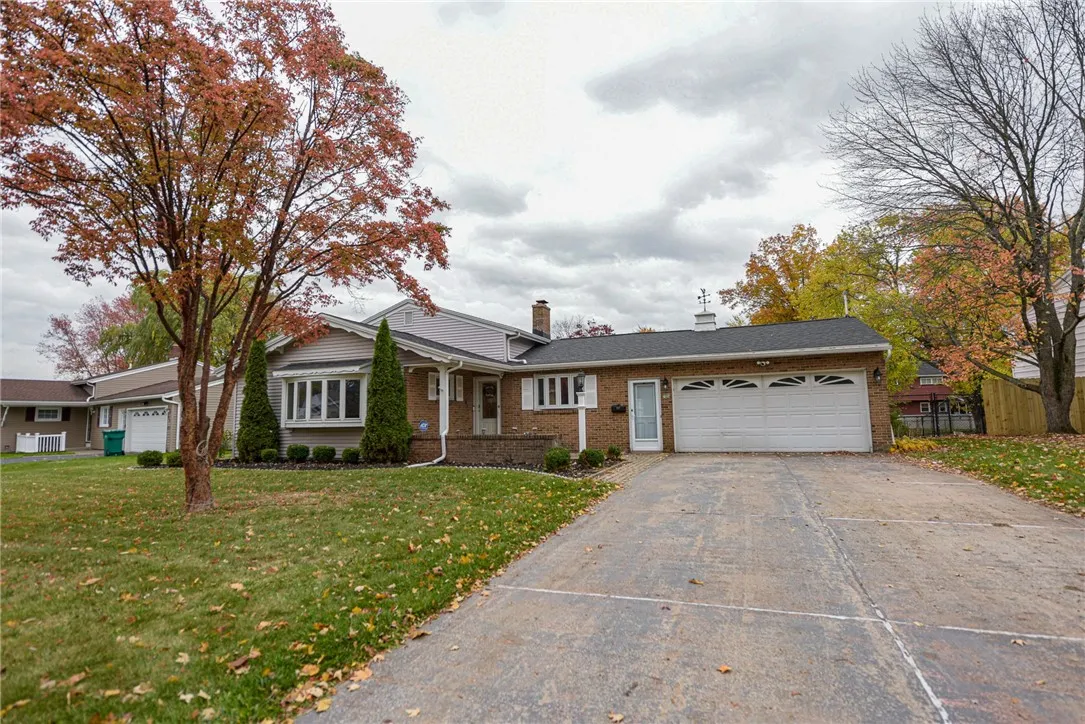 90 Mariposa Drive, Gates, New York 14624, Gates, New York 14624, 3 Bedrooms Bedrooms, 7 Rooms Rooms,2 BathroomsBathrooms,Residential,For Sale,90 Mariposa Drive, Gates, New York 14624,0,R1647695