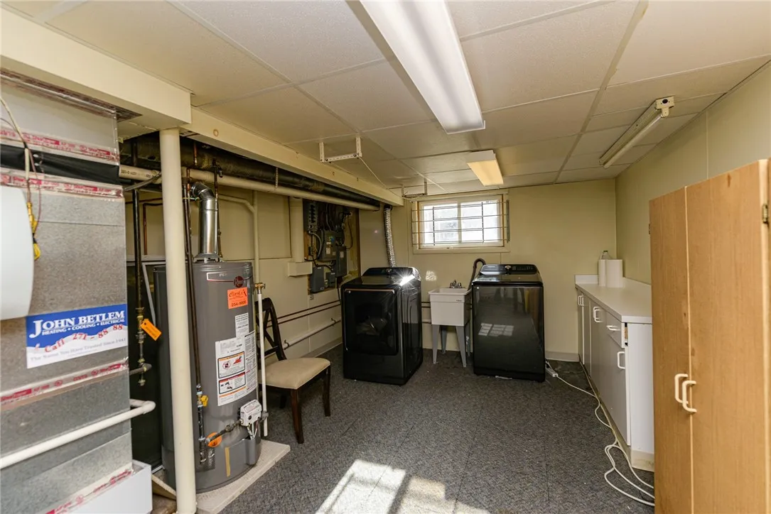 90 Mariposa Drive, Gates, New York 14624, Gates, New York 14624, 3 Bedrooms Bedrooms, 7 Rooms Rooms,2 BathroomsBathrooms,Residential,For Sale,90 Mariposa Drive, Gates, New York 14624,0,R1647695