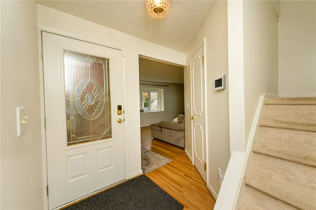 90 Mariposa Drive, Gates, New York 14624, Gates, New York 14624, 3 Bedrooms Bedrooms, 7 Rooms Rooms,2 BathroomsBathrooms,Residential,For Sale,90 Mariposa Drive, Gates, New York 14624,0,R1647695