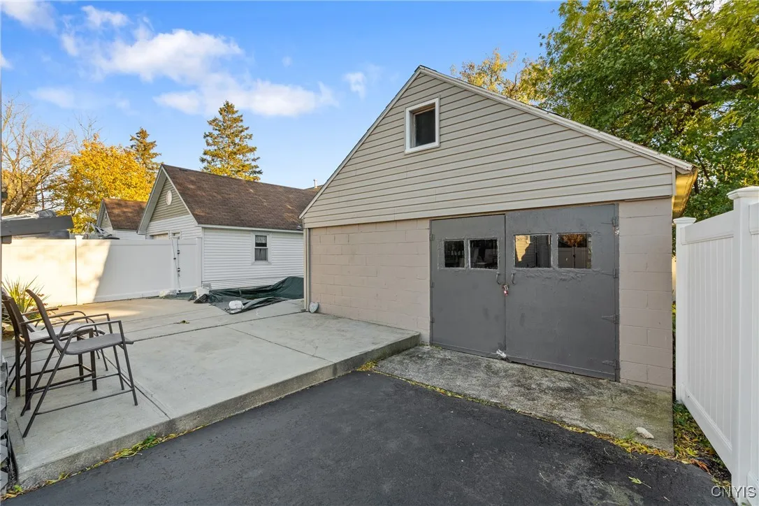 105 Hiram Avenue, Salina, New York 13088, Salina, New York 13088, 4 Bedrooms Bedrooms, 11 Rooms Rooms,2 BathroomsBathrooms,Residential,For Sale,105 Hiram Avenue, Salina, New York 13088,0,S1648729