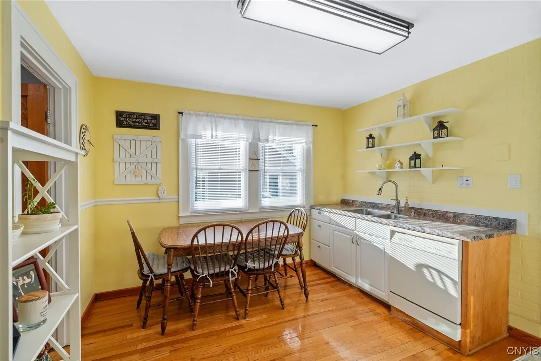 105 Hiram Avenue, Salina, New York 13088, Salina, New York 13088, 4 Bedrooms Bedrooms, 11 Rooms Rooms,2 BathroomsBathrooms,Residential,For Sale,105 Hiram Avenue, Salina, New York 13088,0,S1648729