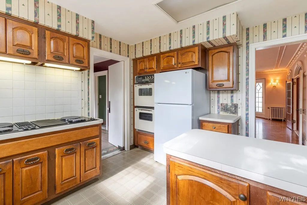 7 Audley, Amherst, New York 14226, Amherst, New York 14226, 5 Bedrooms Bedrooms, 14 Rooms Rooms,4 BathroomsBathrooms,Residential,For Sale,7 Audley, Amherst, New York 14226,0,B1647809