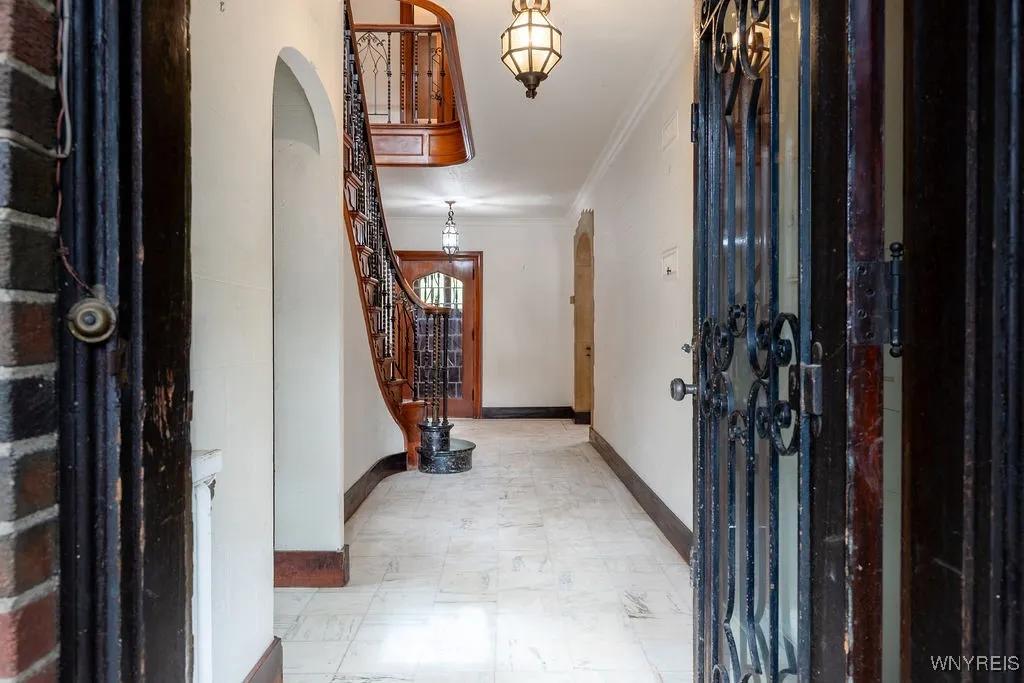 7 Audley, Amherst, New York 14226, Amherst, New York 14226, 5 Bedrooms Bedrooms, 14 Rooms Rooms,4 BathroomsBathrooms,Residential,For Sale,7 Audley, Amherst, New York 14226,0,B1647809
