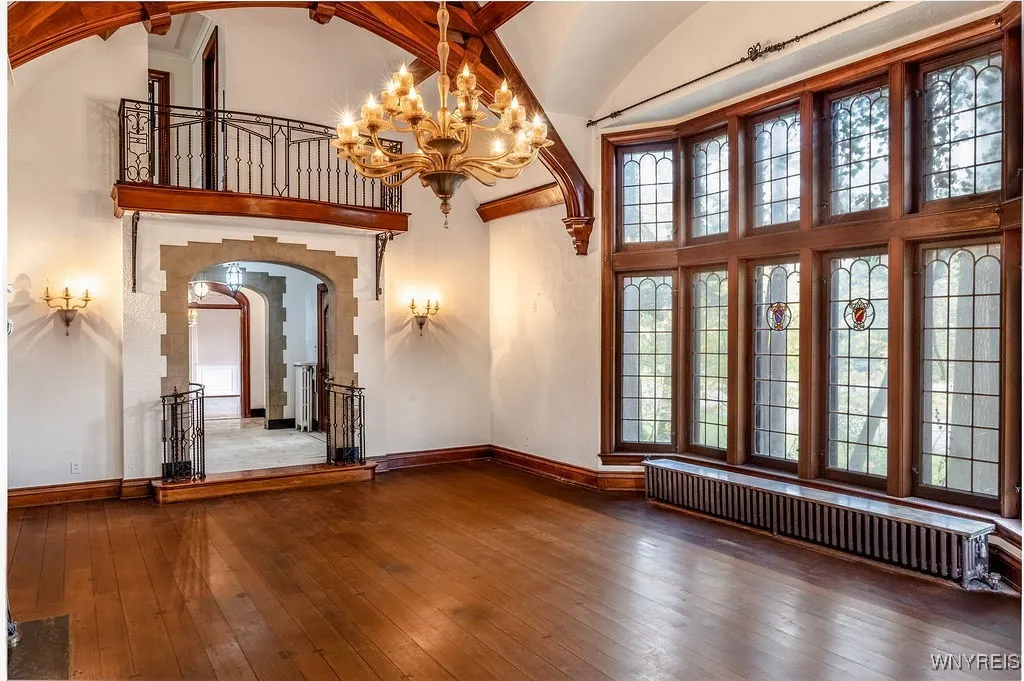 7 Audley, Amherst, New York 14226, Amherst, New York 14226, 5 Bedrooms Bedrooms, 14 Rooms Rooms,4 BathroomsBathrooms,Residential,For Sale,7 Audley, Amherst, New York 14226,0,B1647809