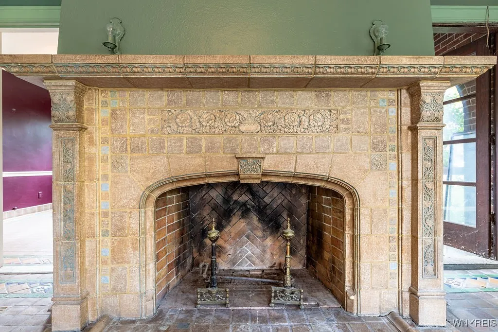 7 Audley, Amherst, New York 14226, Amherst, New York 14226, 5 Bedrooms Bedrooms, 14 Rooms Rooms,4 BathroomsBathrooms,Residential,For Sale,7 Audley, Amherst, New York 14226,0,B1647809