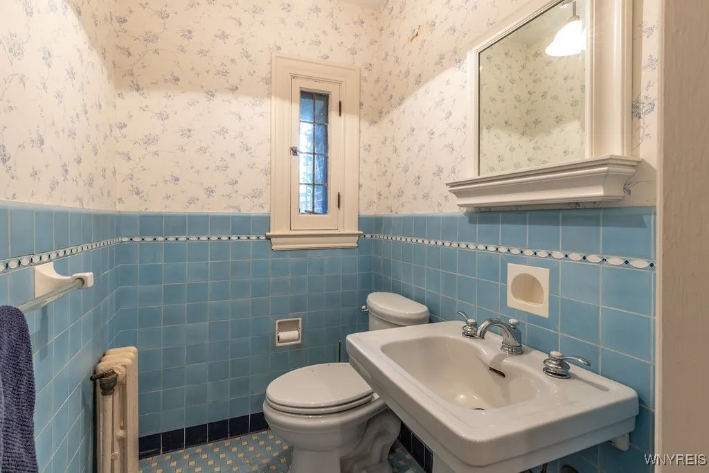 7 Audley, Amherst, New York 14226, Amherst, New York 14226, 5 Bedrooms Bedrooms, 14 Rooms Rooms,4 BathroomsBathrooms,Residential,For Sale,7 Audley, Amherst, New York 14226,0,B1647809