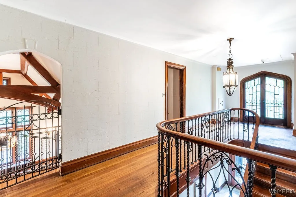 7 Audley, Amherst, New York 14226, Amherst, New York 14226, 5 Bedrooms Bedrooms, 14 Rooms Rooms,4 BathroomsBathrooms,Residential,For Sale,7 Audley, Amherst, New York 14226,0,B1647809