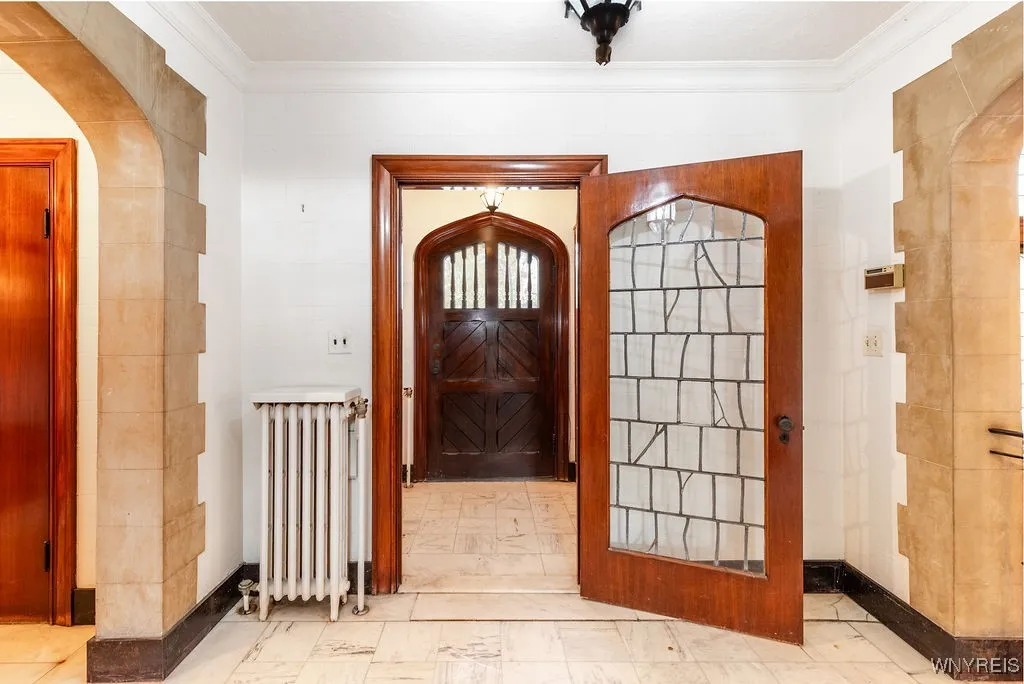 7 Audley, Amherst, New York 14226, Amherst, New York 14226, 5 Bedrooms Bedrooms, 14 Rooms Rooms,4 BathroomsBathrooms,Residential,For Sale,7 Audley, Amherst, New York 14226,0,B1647809