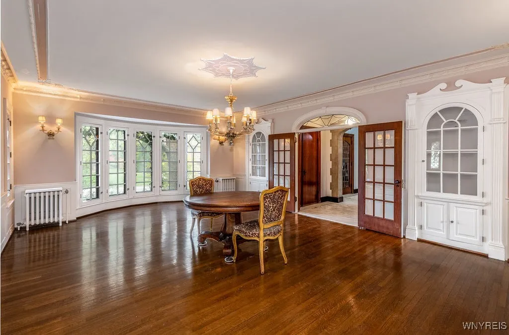 7 Audley, Amherst, New York 14226, Amherst, New York 14226, 5 Bedrooms Bedrooms, 14 Rooms Rooms,4 BathroomsBathrooms,Residential,For Sale,7 Audley, Amherst, New York 14226,0,B1647809