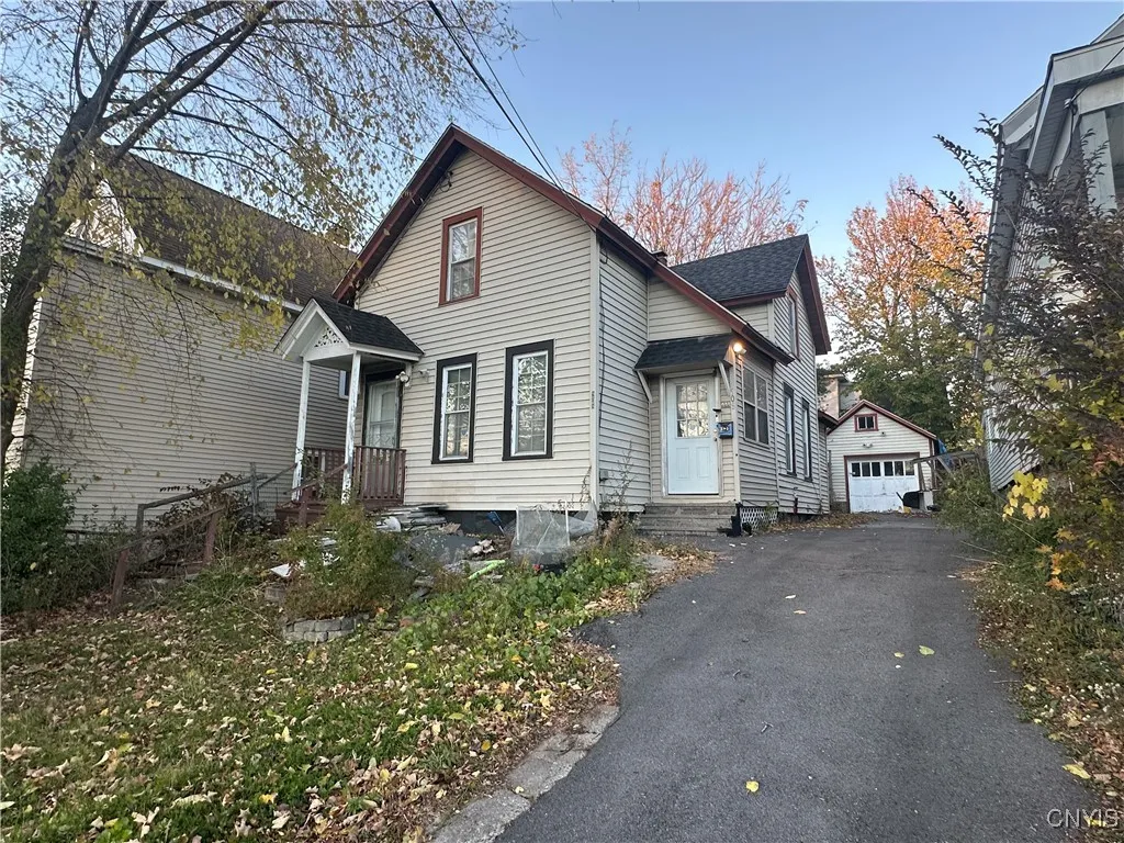 908 1st North Street, Syracuse, New York 13208, Syracuse, New York 13208, 5 Bedrooms Bedrooms, 9 Rooms Rooms,2 BathroomsBathrooms,Residential,For Sale,908 1st North Street, Syracuse, New York 13208,0,S1648585