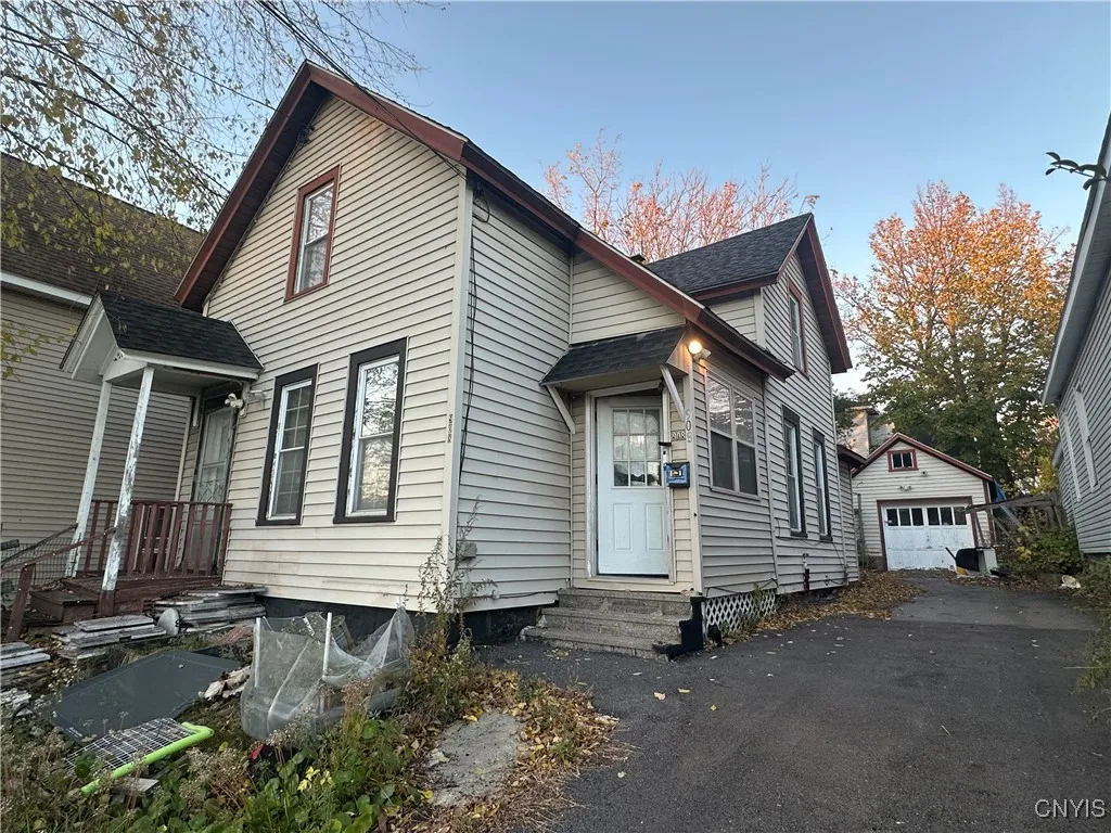 908 1st North Street, Syracuse, New York 13208, Syracuse, New York 13208, 5 Bedrooms Bedrooms, 9 Rooms Rooms,2 BathroomsBathrooms,Residential,For Sale,908 1st North Street, Syracuse, New York 13208,0,S1648585