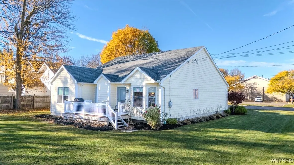 105 Pine Street, Hamburg, New York 14075, Hamburg, New York 14075, 3 Bedrooms Bedrooms, 5 Rooms Rooms,2 BathroomsBathrooms,Residential Lease,For Rent,105 Pine Street, Hamburg, New York 14075,0,B1648439