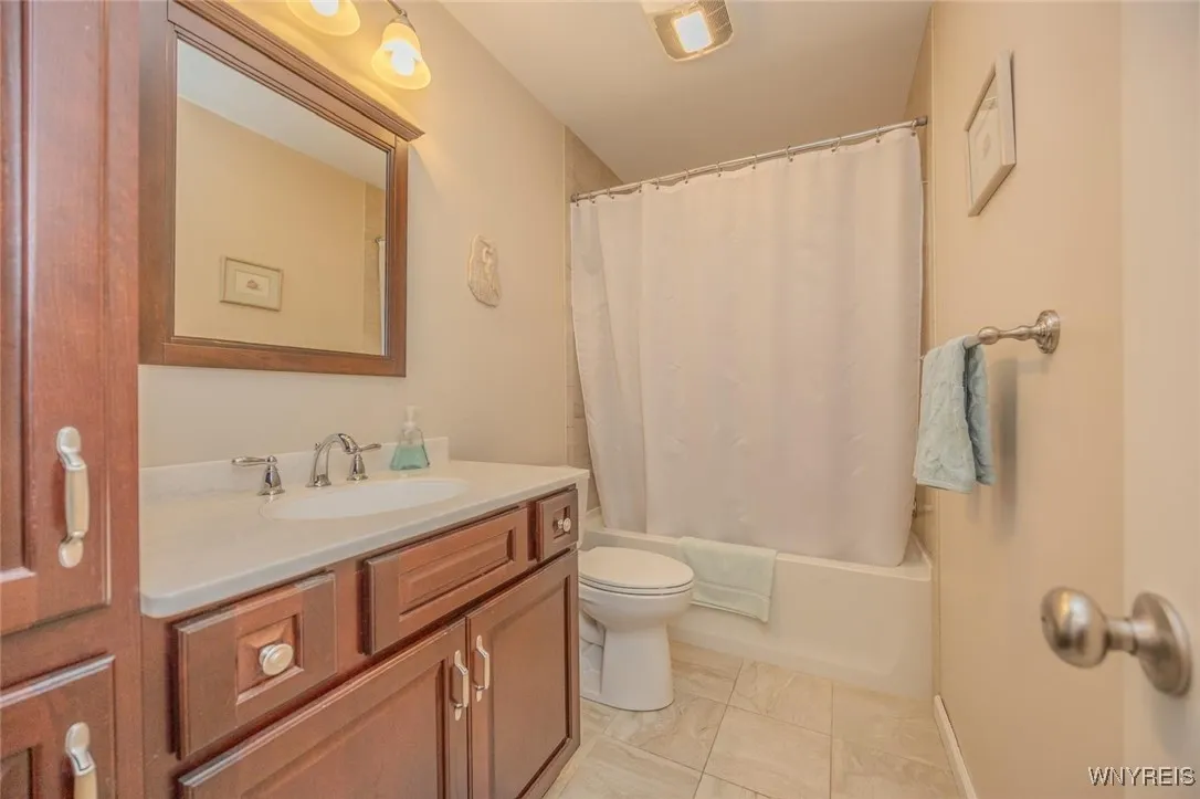 Main bathroom