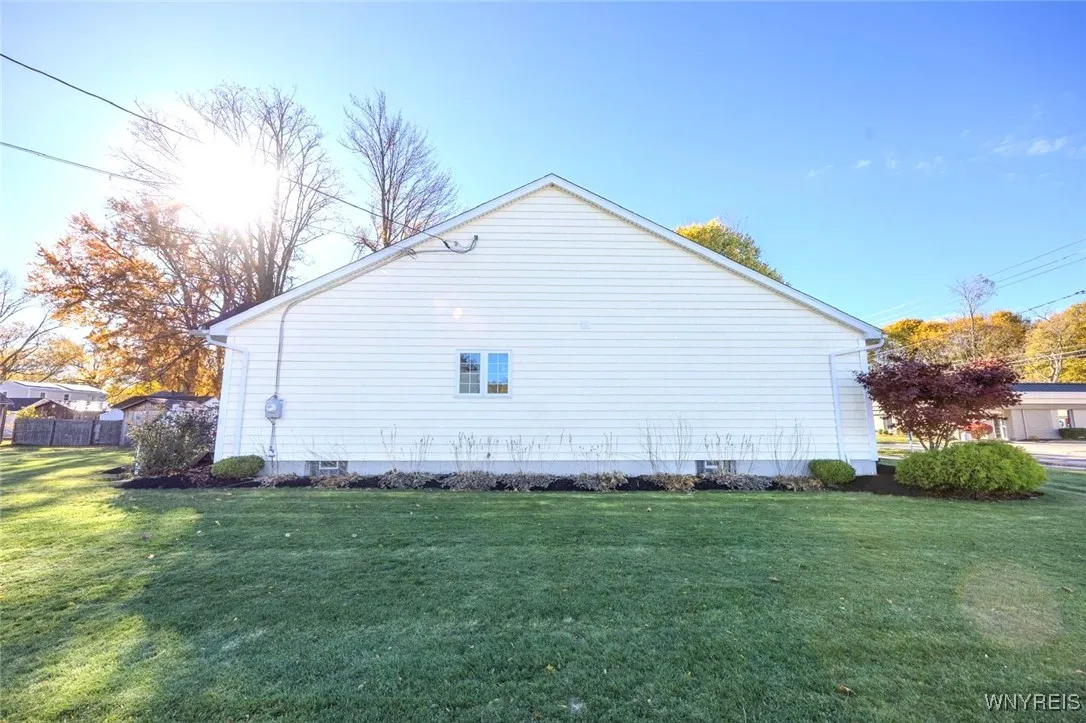 105 Pine Street, Hamburg, New York 14075, Hamburg, New York 14075, 3 Bedrooms Bedrooms, 5 Rooms Rooms,2 BathroomsBathrooms,Residential Lease,For Rent,105 Pine Street, Hamburg, New York 14075,0,B1648439