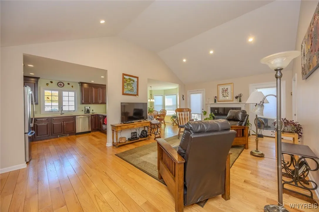 105 Pine Street, Hamburg, New York 14075, Hamburg, New York 14075, 3 Bedrooms Bedrooms, 5 Rooms Rooms,2 BathroomsBathrooms,Residential Lease,For Rent,105 Pine Street, Hamburg, New York 14075,0,B1648439