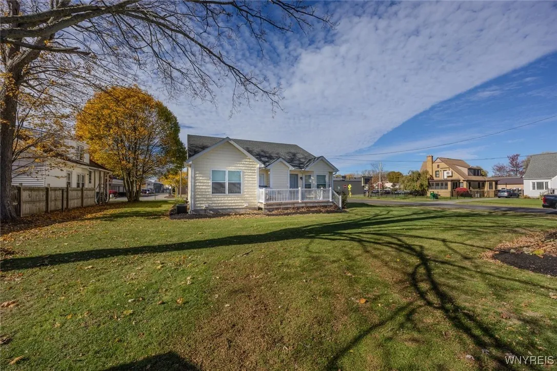 105 Pine Street, Hamburg, New York 14075, Hamburg, New York 14075, 3 Bedrooms Bedrooms, 5 Rooms Rooms,2 BathroomsBathrooms,Residential Lease,For Rent,105 Pine Street, Hamburg, New York 14075,0,B1648439