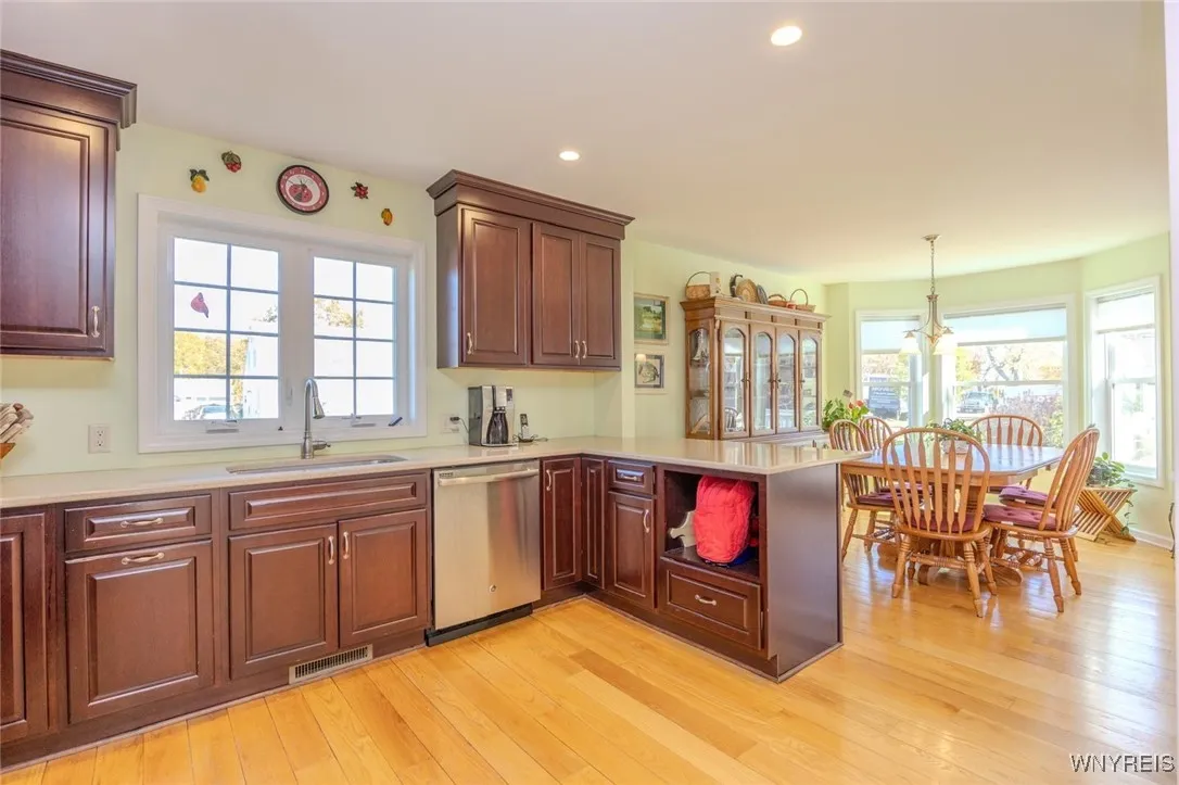 105 Pine Street, Hamburg, New York 14075, Hamburg, New York 14075, 3 Bedrooms Bedrooms, 5 Rooms Rooms,2 BathroomsBathrooms,Residential Lease,For Rent,105 Pine Street, Hamburg, New York 14075,0,B1648439