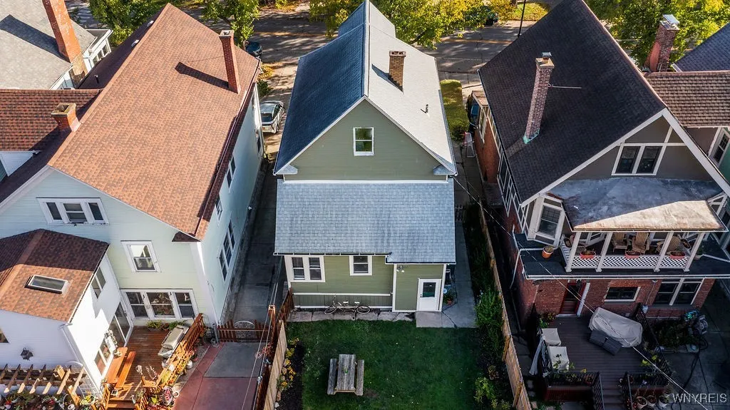 750 Richmond Avenue, Buffalo, New York 14222, Buffalo, New York 14222, 4 Bedrooms Bedrooms, 11 Rooms Rooms,2 BathroomsBathrooms,Residential,Closed,750 Richmond Avenue, Buffalo, New York 14222,0,B1648334