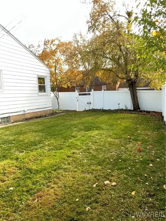 60 Marquette Avenue, Tonawanda, New York 14217, Tonawanda, New York 14217, 2 Bedrooms Bedrooms, 6 Rooms Rooms,1 BathroomBathrooms,Residential,For Sale,60 Marquette Avenue, Tonawanda, New York 14217,0,B1649067