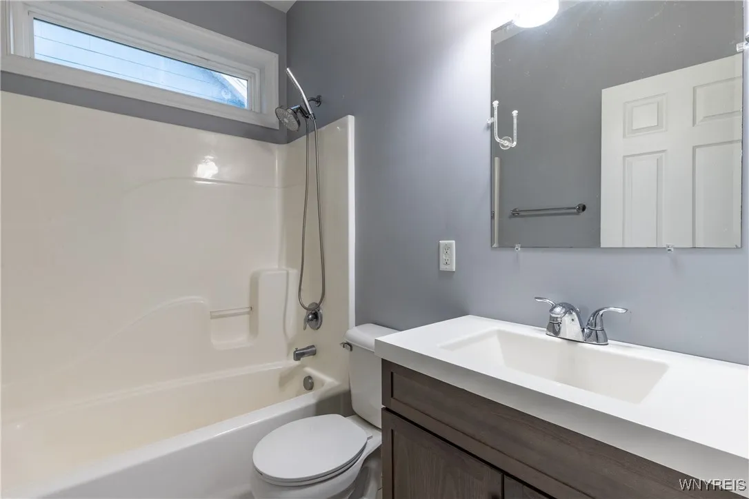 77 Porter Avenue, North Tonawanda, New York 14120, North Tonawanda, New York 14120, 2 Bedrooms Bedrooms, 4 Rooms Rooms,2 BathroomsBathrooms,Residential,For Sale,77 Porter Avenue, North Tonawanda, New York 14120,0,B1641238