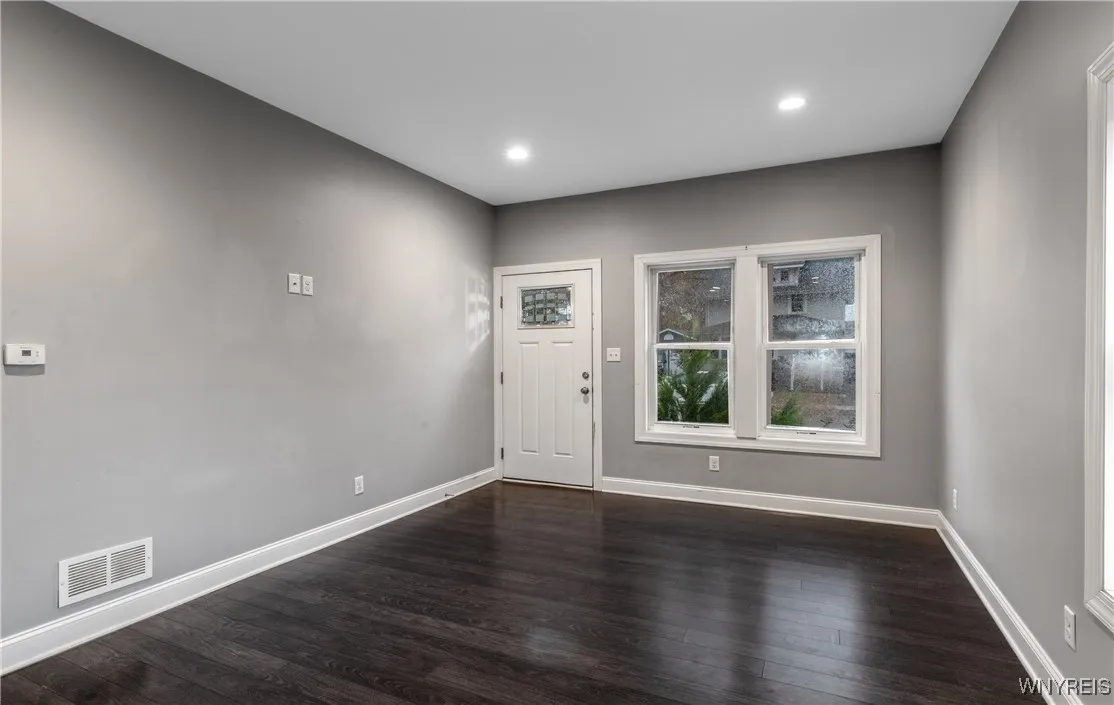 77 Porter Avenue, North Tonawanda, New York 14120, North Tonawanda, New York 14120, 2 Bedrooms Bedrooms, 4 Rooms Rooms,2 BathroomsBathrooms,Residential,For Sale,77 Porter Avenue, North Tonawanda, New York 14120,0,B1641238