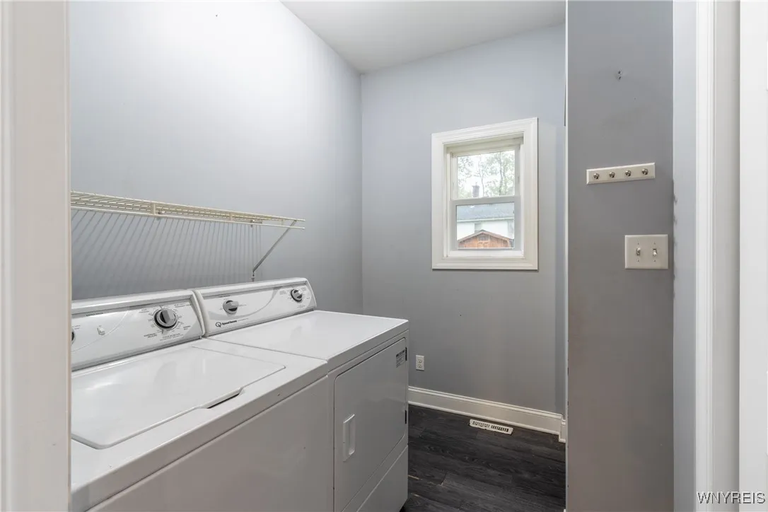 77 Porter Avenue, North Tonawanda, New York 14120, North Tonawanda, New York 14120, 2 Bedrooms Bedrooms, 4 Rooms Rooms,2 BathroomsBathrooms,Residential,For Sale,77 Porter Avenue, North Tonawanda, New York 14120,0,B1641238