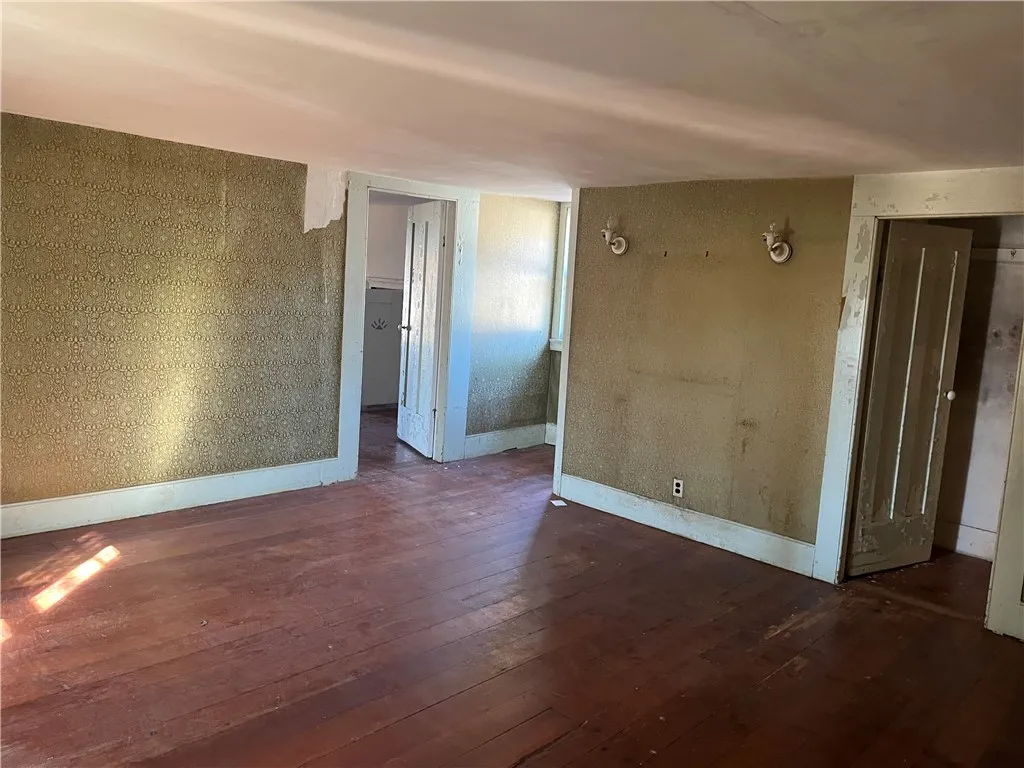 11139 South Lake Road, Pavilion, New York 14525, Pavilion, New York 14525, 4 Bedrooms Bedrooms, 9 Rooms Rooms,1 BathroomBathrooms,Residential,For Sale,11139 South Lake Road, Pavilion, New York 14525,0,R1648967