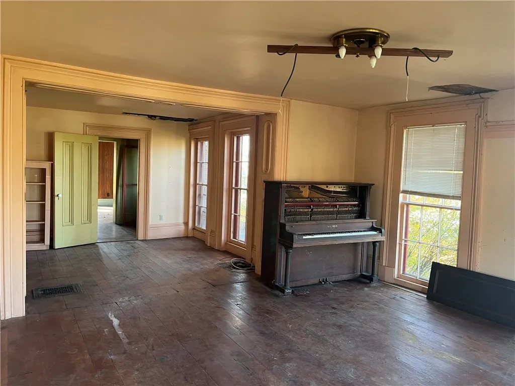 11139 South Lake Road, Pavilion, New York 14525, Pavilion, New York 14525, 4 Bedrooms Bedrooms, 9 Rooms Rooms,1 BathroomBathrooms,Residential,For Sale,11139 South Lake Road, Pavilion, New York 14525,0,R1648967