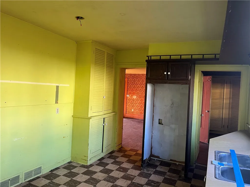 11139 South Lake Road, Pavilion, New York 14525, Pavilion, New York 14525, 4 Bedrooms Bedrooms, 9 Rooms Rooms,1 BathroomBathrooms,Residential,For Sale,11139 South Lake Road, Pavilion, New York 14525,0,R1648967