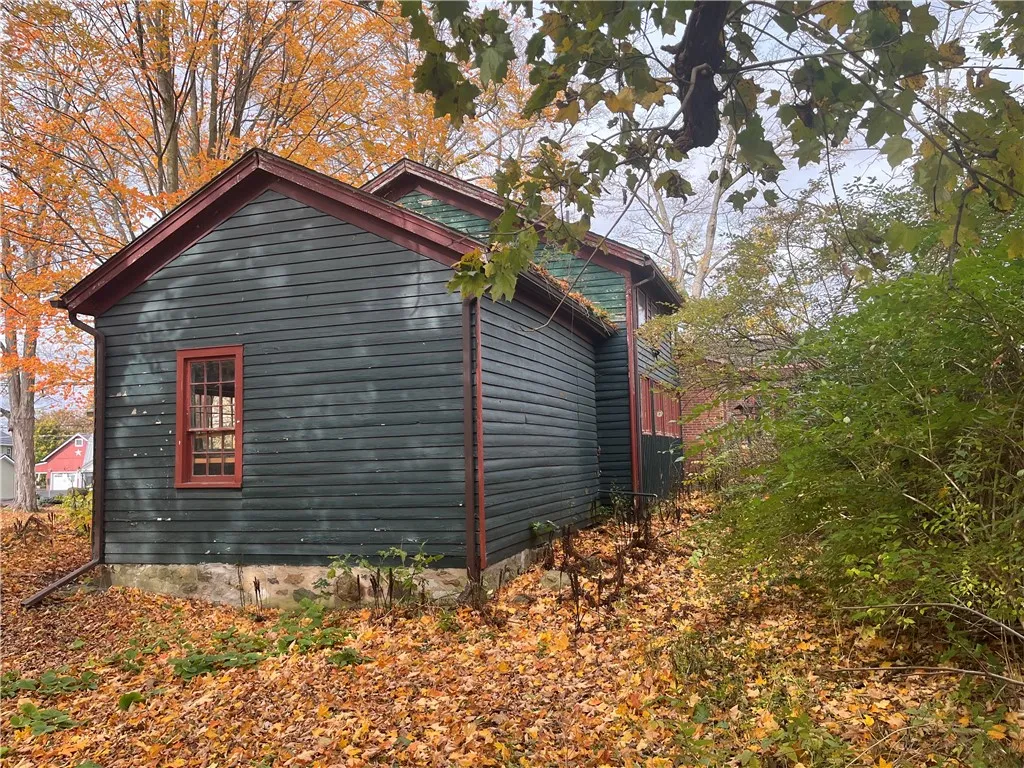 11139 South Lake Road, Pavilion, New York 14525, Pavilion, New York 14525, 4 Bedrooms Bedrooms, 9 Rooms Rooms,1 BathroomBathrooms,Residential,For Sale,11139 South Lake Road, Pavilion, New York 14525,0,R1648967