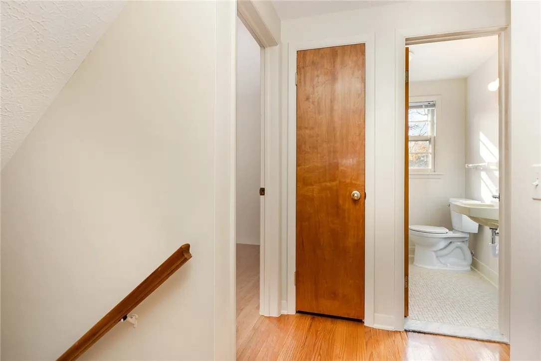 16 Summit Street, Perinton, New York 14450, Perinton, New York 14450, 2 Bedrooms Bedrooms, 4 Rooms Rooms,1 BathroomBathrooms,Residential Lease,For Rent,16 Summit Street, Perinton, New York 14450,0,R1648035