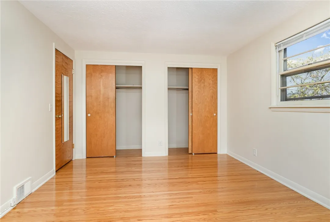 16 Summit Street, Perinton, New York 14450, Perinton, New York 14450, 2 Bedrooms Bedrooms, 4 Rooms Rooms,1 BathroomBathrooms,Residential Lease,For Rent,16 Summit Street, Perinton, New York 14450,0,R1648035