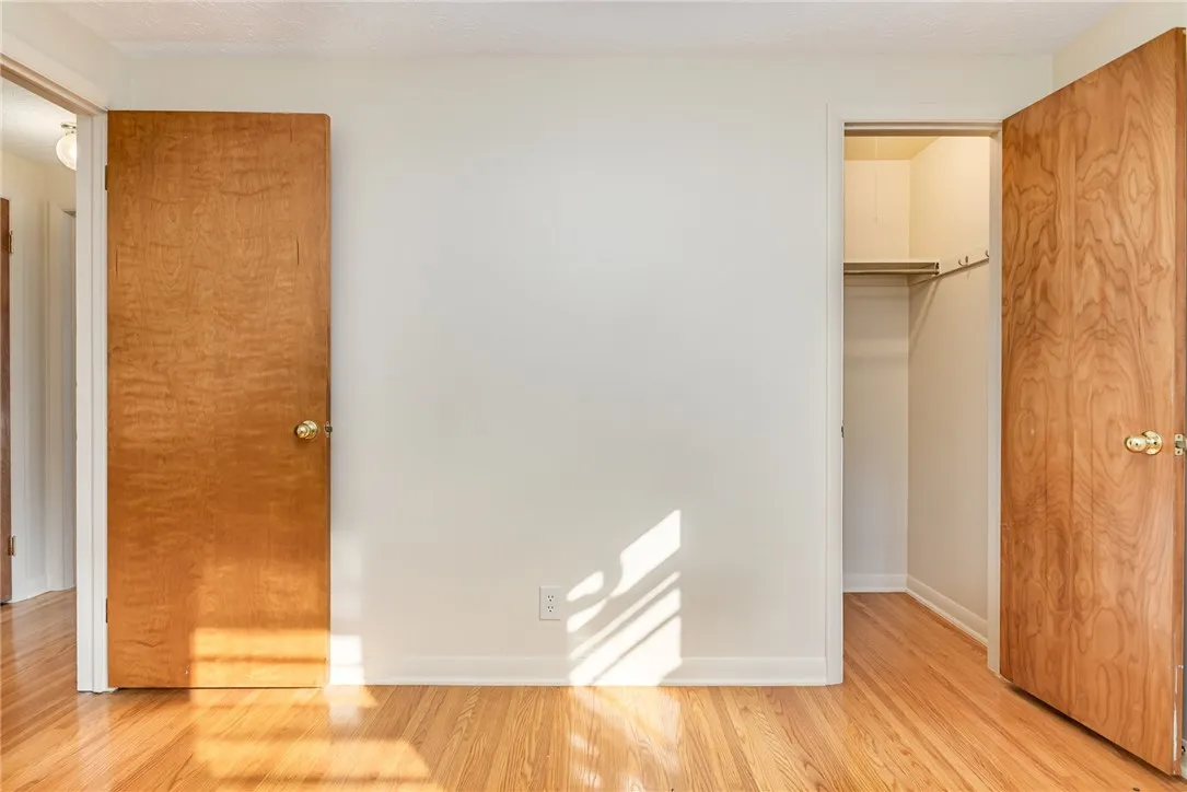 16 Summit Street, Perinton, New York 14450, Perinton, New York 14450, 2 Bedrooms Bedrooms, 4 Rooms Rooms,1 BathroomBathrooms,Residential Lease,For Rent,16 Summit Street, Perinton, New York 14450,0,R1648035