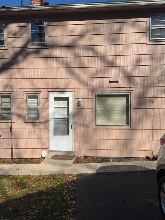 16 Summit Street, Perinton, New York 14450, Perinton, New York 14450, 2 Bedrooms Bedrooms, 4 Rooms Rooms,1 BathroomBathrooms,Residential Lease,For Rent,16 Summit Street, Perinton, New York 14450,0,R1648035