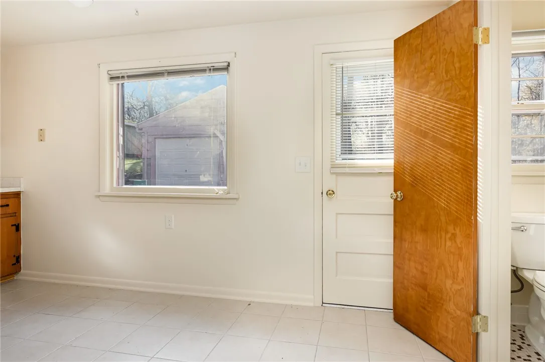 16 Summit Street, Perinton, New York 14450, Perinton, New York 14450, 2 Bedrooms Bedrooms, 4 Rooms Rooms,1 BathroomBathrooms,Residential Lease,For Rent,16 Summit Street, Perinton, New York 14450,0,R1648035