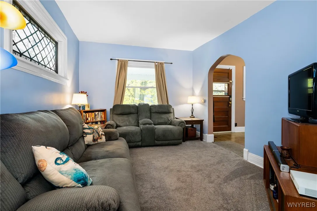 393 Baynes Street, Buffalo, New York 14213, Buffalo, New York 14213, 3 Bedrooms Bedrooms, 6 Rooms Rooms,1 BathroomBathrooms,Residential,For Sale,393 Baynes Street, Buffalo, New York 14213,0,B1649096