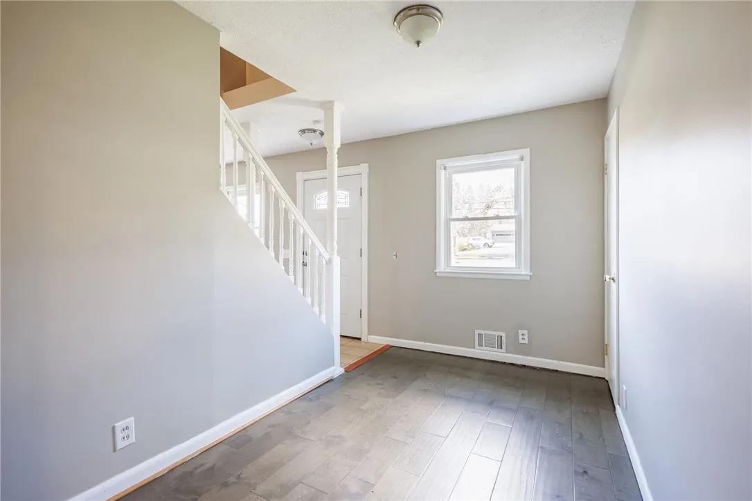 282 Moseley Road, Perinton, New York 14450, Perinton, New York 14450, 4 Bedrooms Bedrooms, 8 Rooms Rooms,3 BathroomsBathrooms,Residential,For Sale,282 Moseley Road, Perinton, New York 14450,0,R1649227