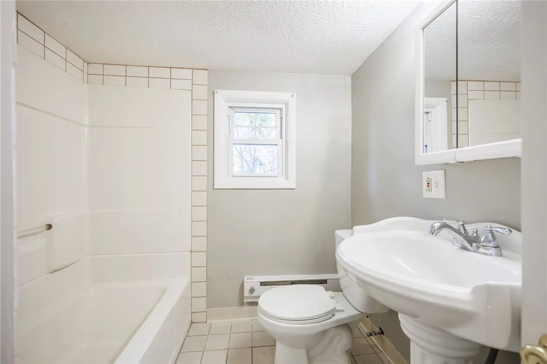 282 Moseley Road, Perinton, New York 14450, Perinton, New York 14450, 4 Bedrooms Bedrooms, 8 Rooms Rooms,3 BathroomsBathrooms,Residential,For Sale,282 Moseley Road, Perinton, New York 14450,0,R1649227