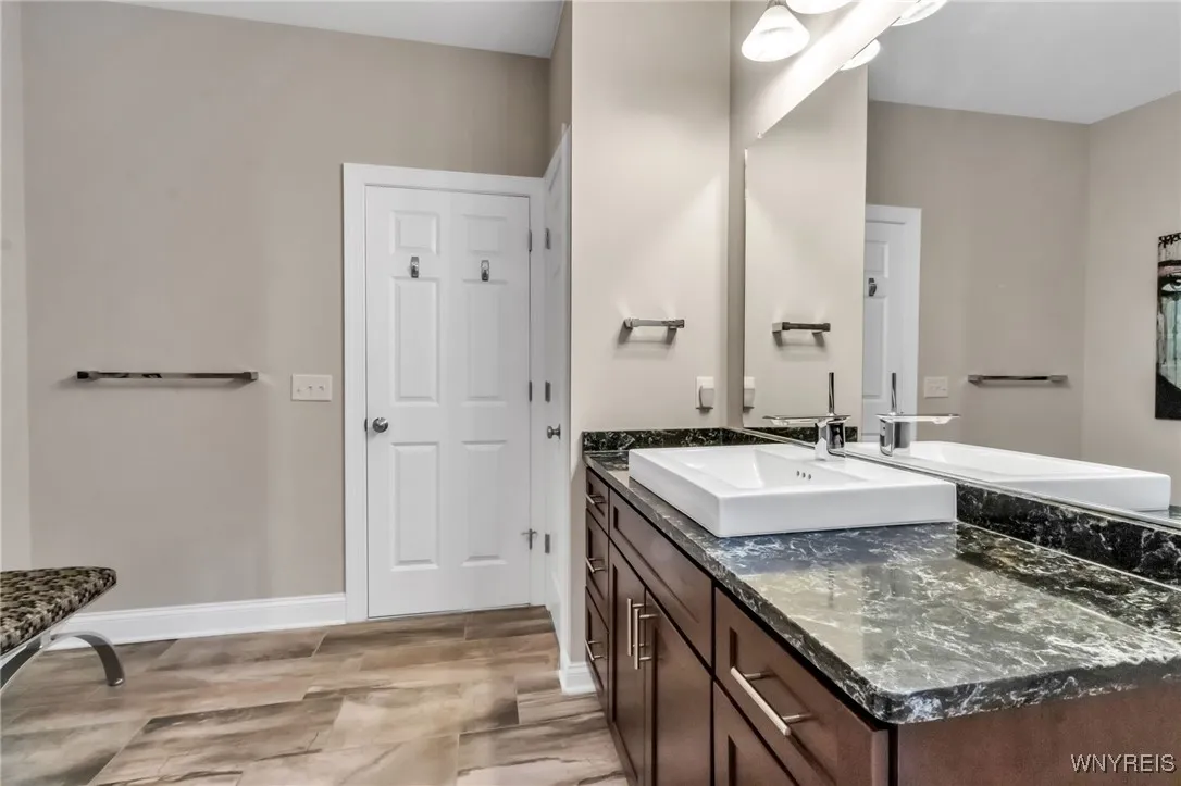 2600 Farrier Lane, Aurora, New York 14052, Aurora, New York 14052, 3 Bedrooms Bedrooms, 6 Rooms Rooms,3 BathroomsBathrooms,Residential,For Sale,2600 Farrier Lane, Aurora, New York 14052,0,B1649178