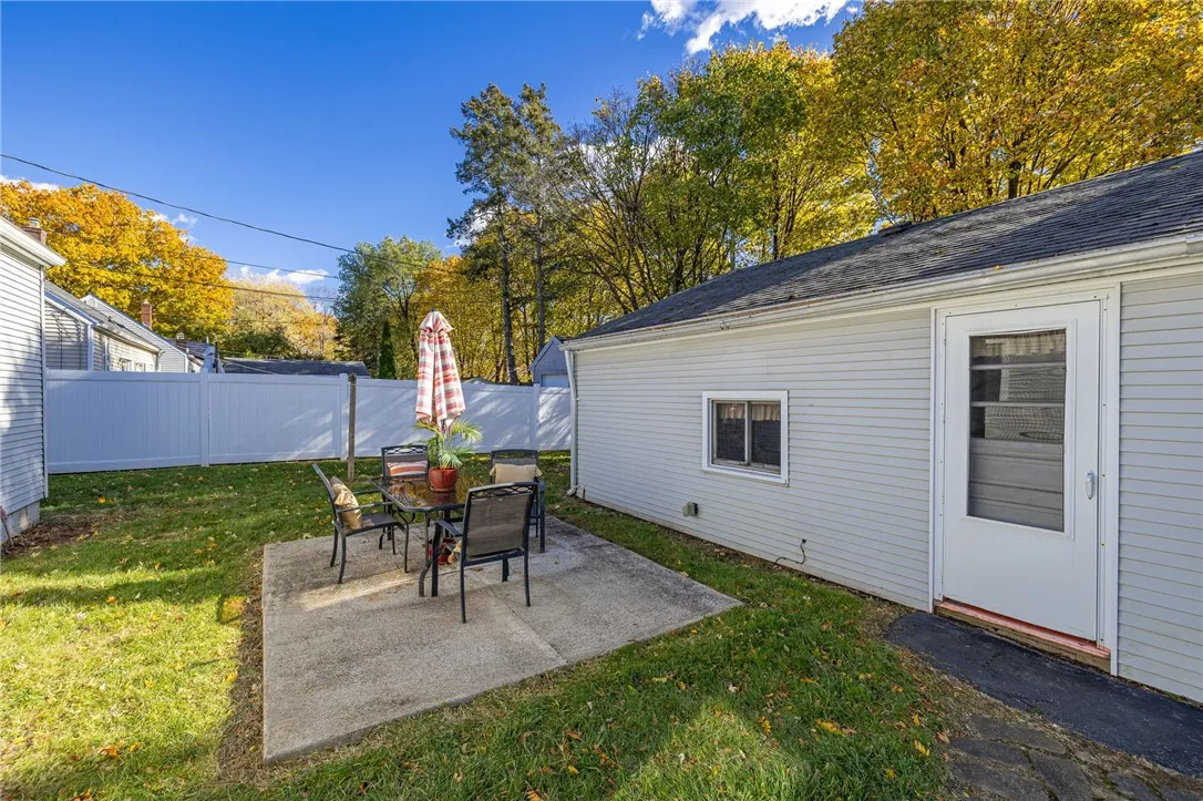 118 Vista Drive, Greece, New York 14615, Greece, New York 14615, 3 Bedrooms Bedrooms, 8 Rooms Rooms,1 BathroomBathrooms,Residential,Closed,118 Vista Drive, Greece, New York 14615,0,R1647503