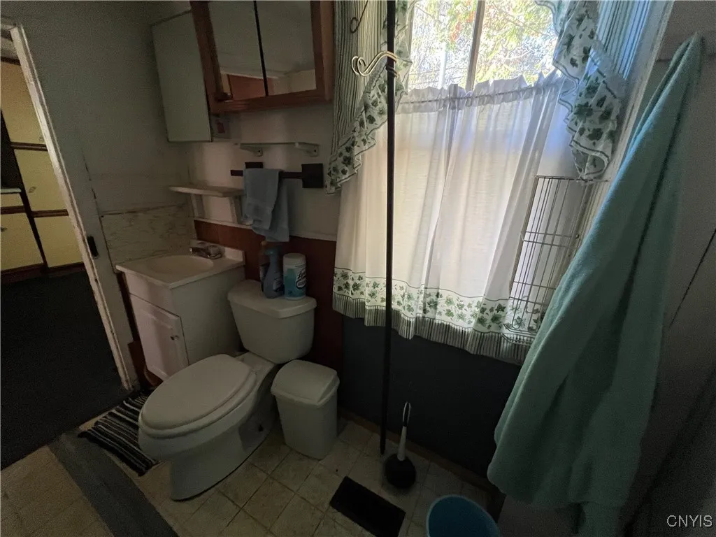 4013 State Route 104, New Haven, New York 13114, New Haven, New York 13114, 4 Bedrooms Bedrooms, 8 Rooms Rooms,1 BathroomBathrooms,Residential,For Sale,4013 State Route 104, New Haven, New York 13114,0,S1649235