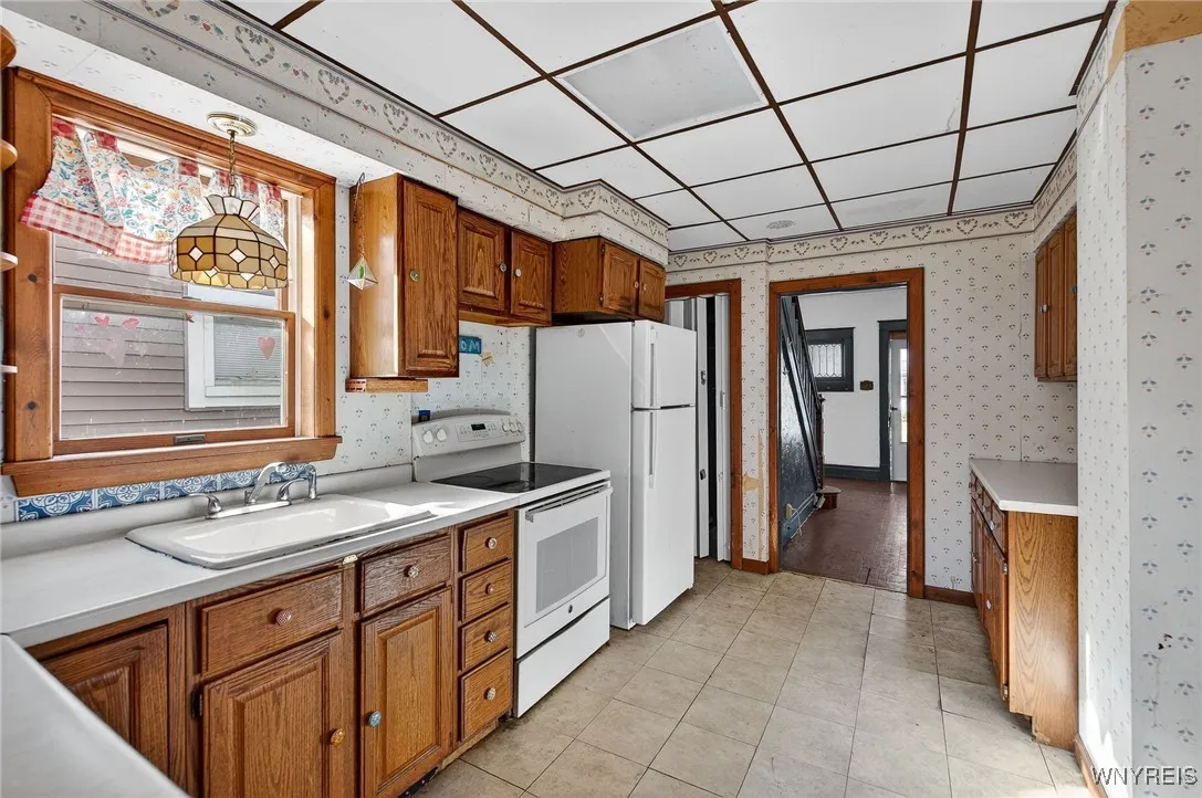 161 77th Street, Niagara Falls, New York 14304, Niagara Falls, New York 14304, 3 Bedrooms Bedrooms, 8 Rooms Rooms,1 BathroomBathrooms,Residential,For Sale,161 77th Street, Niagara Falls, New York 14304,0,B1648673