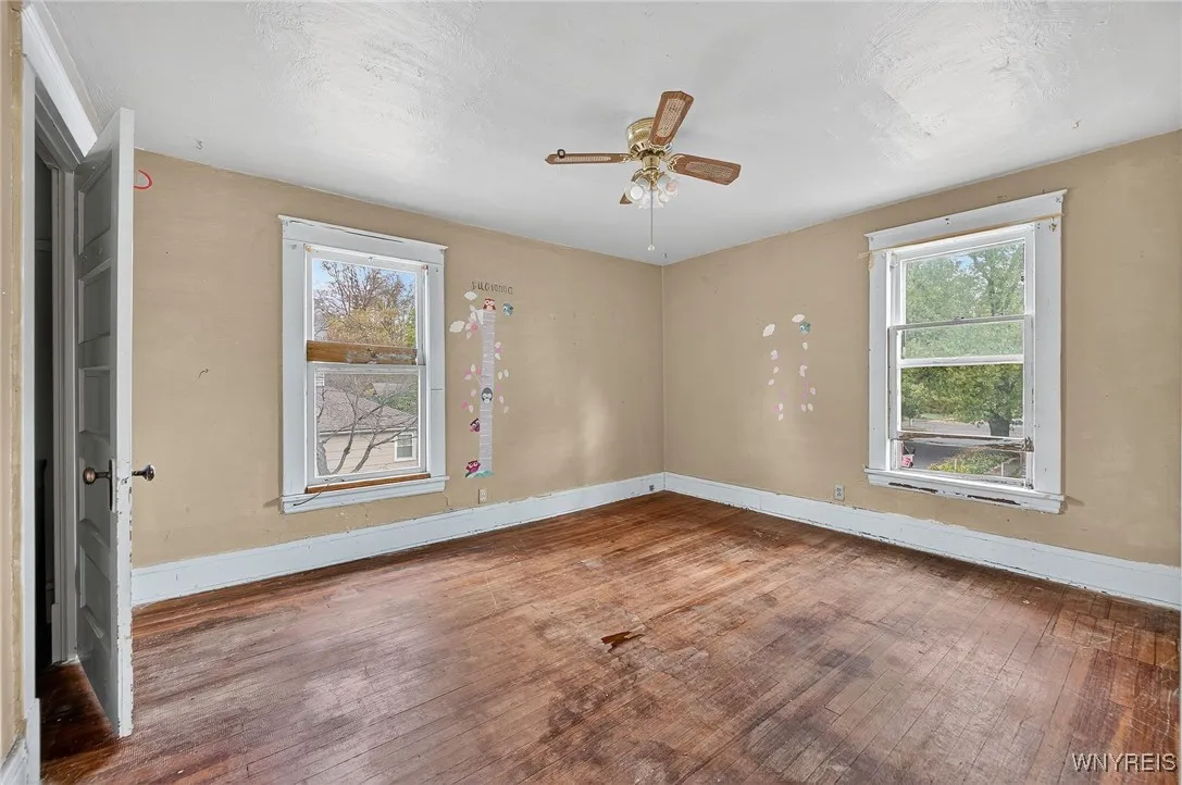 161 77th Street, Niagara Falls, New York 14304, Niagara Falls, New York 14304, 3 Bedrooms Bedrooms, 8 Rooms Rooms,1 BathroomBathrooms,Residential,For Sale,161 77th Street, Niagara Falls, New York 14304,0,B1648673