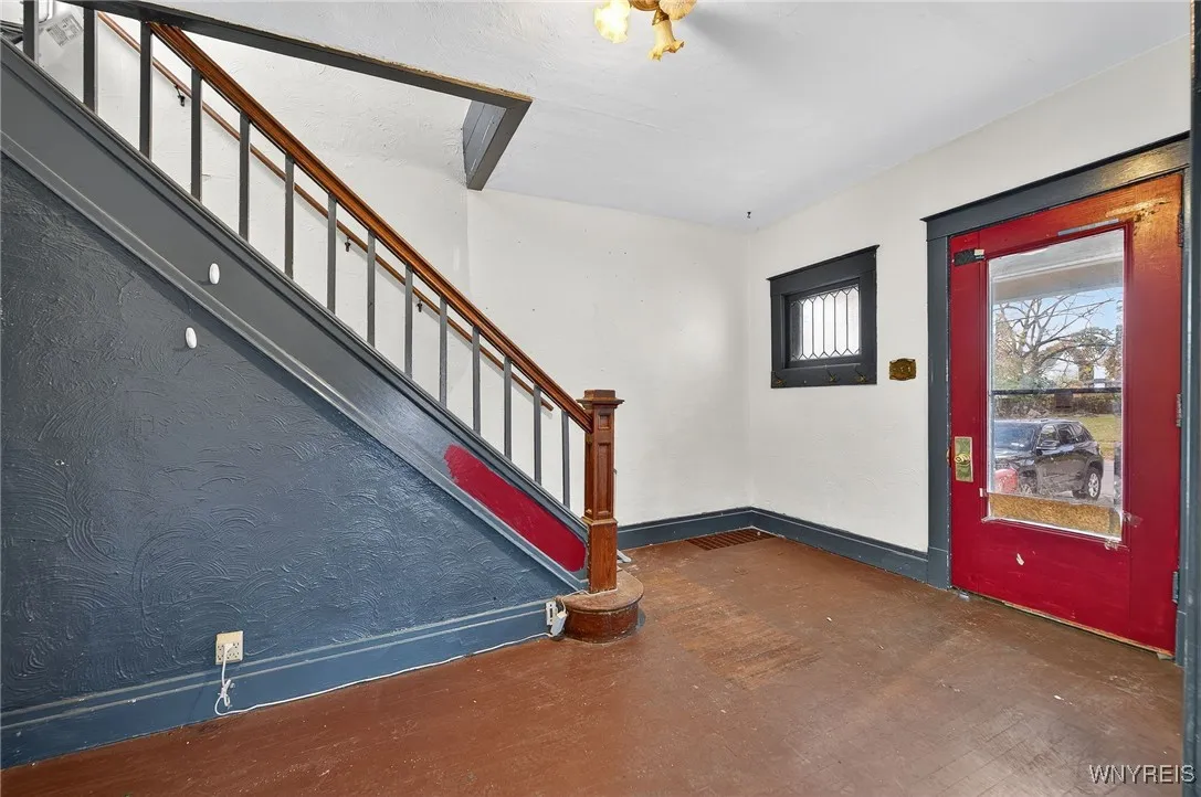 161 77th Street, Niagara Falls, New York 14304, Niagara Falls, New York 14304, 3 Bedrooms Bedrooms, 8 Rooms Rooms,1 BathroomBathrooms,Residential,For Sale,161 77th Street, Niagara Falls, New York 14304,0,B1648673